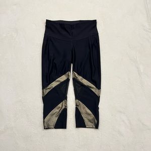 Xersion Black Knee Length Workout Leggings - M